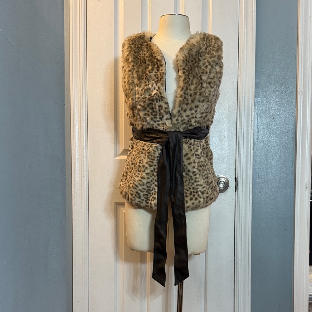Forever 21 Leopard Print Faux Fur Vest with Brown Belt